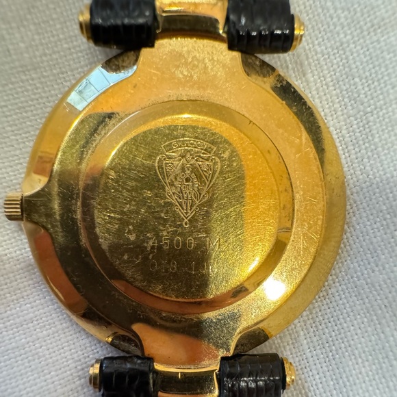 Gucci Gold and Black Leather Watch - Picture 3 of 4